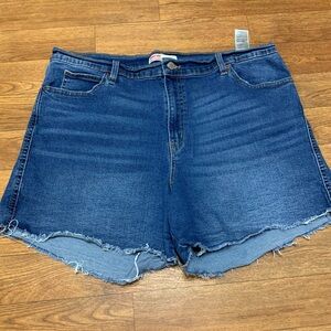 Women’s Levi’s Denim Blue Shorts size 18